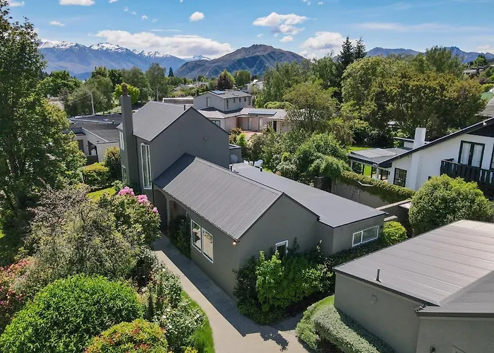 Lismore Views * Wanaka