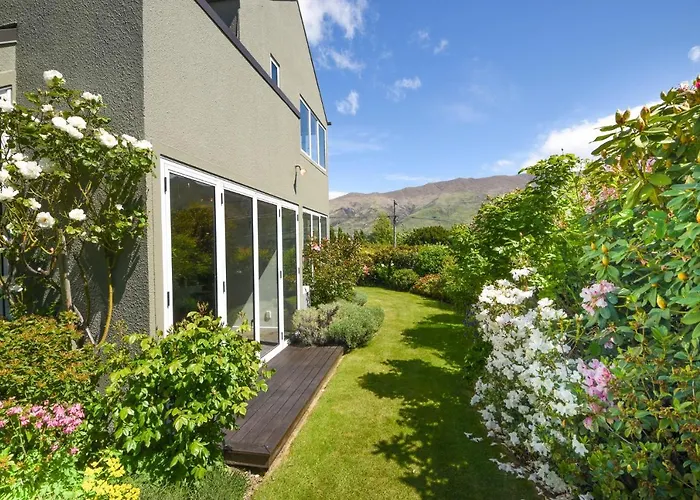 Lismore Views *